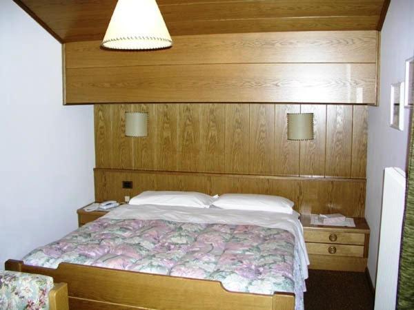 Hotel Garni Soreie Pozza di Fassa Room photo