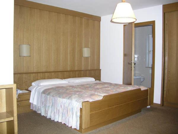 Hotel Garni Soreie Pozza di Fassa Room photo